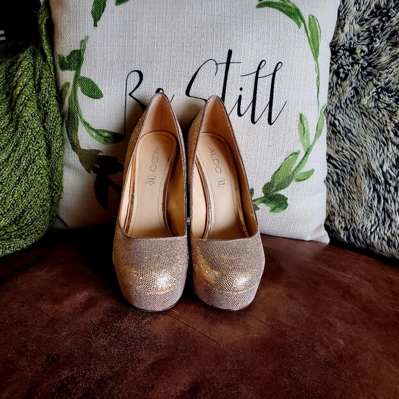 ALDO Genuine Leather Gold Metallic Shimmer Platform Stilettos- Size 38 (7 1/2) - Picture 2 of 7